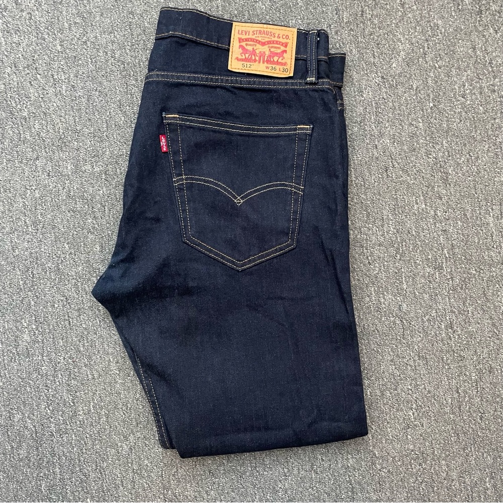 Levis 512